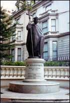 Statue of Volodymyr the Great, Grand Prince of Kyiv from 980 to 1015. Sculpture by Leo Mol (Leonid Molodozhanyn). Erected in 1988 in London by the Ukrainian community in the UK. Statue of Volodymyr the Great, Grand Prince of Kyiv from 980 to 1015. Sculpture by Leo Mol (Leonid Molodozhanyn). Erected in 1988 in London by the Ukrainian community in the UK.